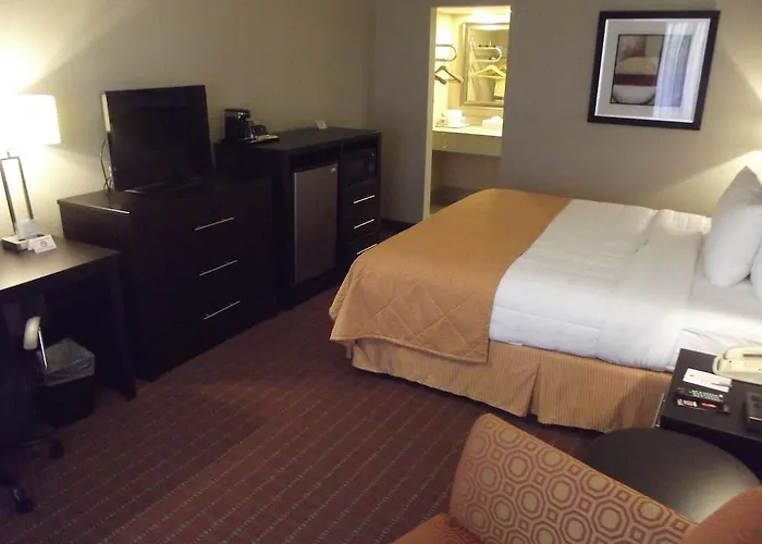 Quality Airport 3* Phoenix