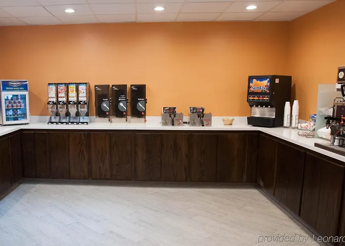 Quality Airport Hotel 3*