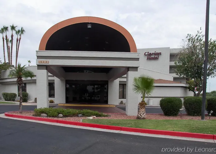 Quality Airport Hotel 3*